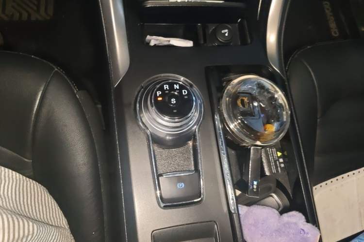 Used Ford Mondeo 2018 EcoBoost 200 Stylish Model Gear Lever