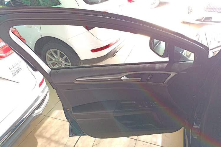 Used Ford Mondeo 2018 EcoBoost 180 Smart Control Fashion Model China VI Standard Left Front Door Interior