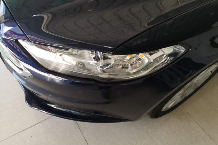 Used Ford Mondeo 2018 EcoBoost 180 Fashion Edition Left Front Headlight