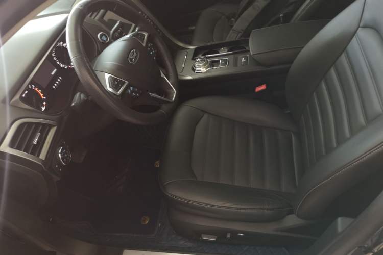 Used Ford Mondeo 2018 EcoBoost 180 Fashion Edition Left Front Seat