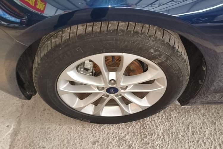 Used Ford Mondeo 2018 EcoBoost 180 Smart Control Fashion Model China VI Standard Left Front Wheel Hub