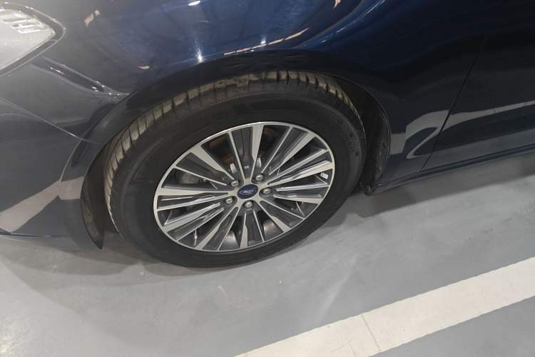 Used Ford Mondeo 2018 EcoBoost 180 SmartControl Luxury Model China VI Standard Left Front Wheel Hub