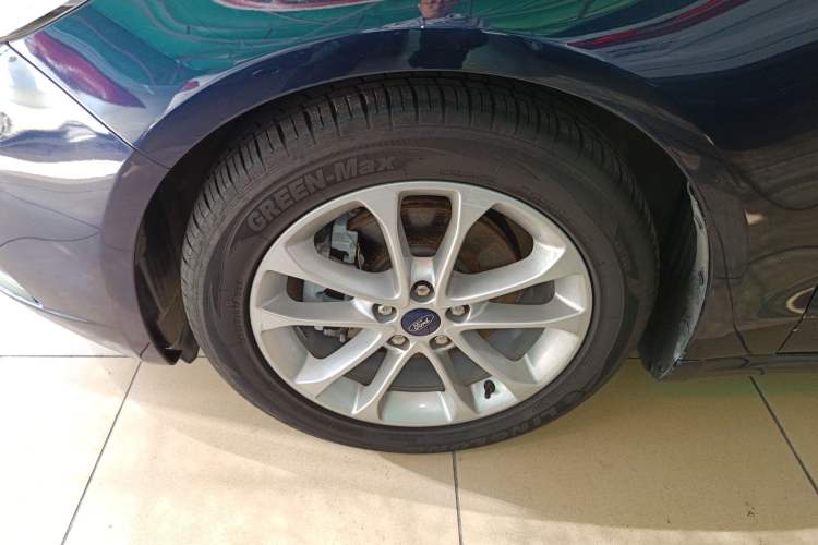 Used Ford Mondeo 2018 EcoBoost 180 Smart Control Fashion Model China VI Standard Left Front Wheel Hub