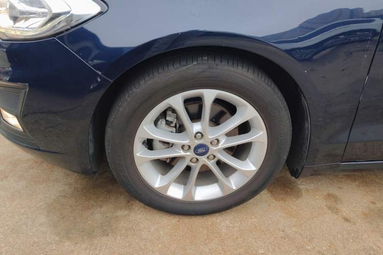 Used Ford Mondeo 2018 EcoBoost 180 Smart Control Fashion Model China V Standard Left Front Wheel Hub