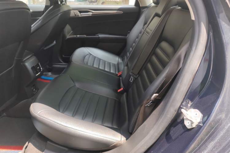 Used Ford Mondeo 2018 EcoBoost 200 Smart Control Fashion Model China VI Standard Left Rear Seat