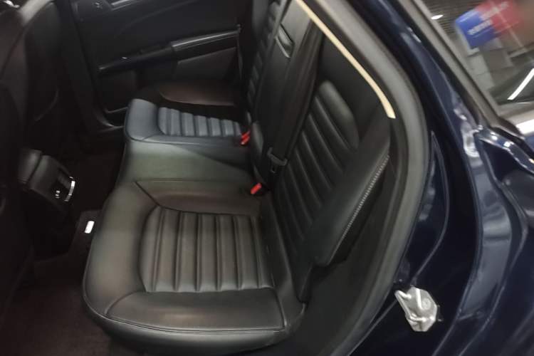 Used Ford Mondeo 2018 EcoBoost 180 Smart Control Fashion Model China V Standard Left Rear Seat