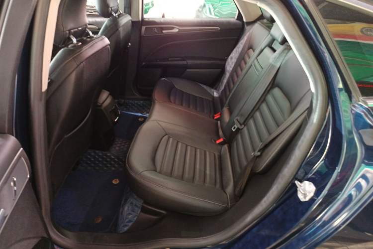 Used Ford Mondeo 2018 EcoBoost 180 Smart Control Fashion Model China VI Standard Left Rear Seat
