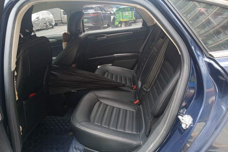 Used Ford Mondeo 2018 EcoBoost 180 Smart Control Fashion Model China V Standard Left Rear Seat