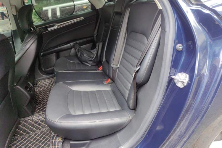 Used Ford Mondeo 2018 EcoBoost 180 Fashion Edition Left Rear Seat