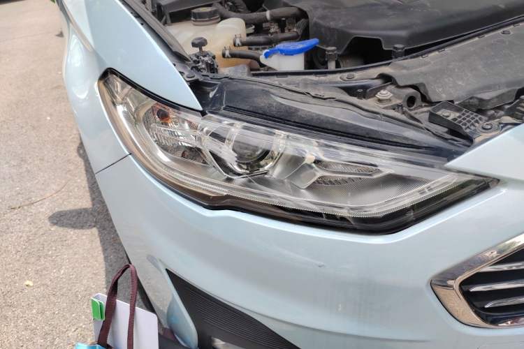 Used Ford Mondeo 2018 EcoBoost 200 Smart Control Fashion Model China VI Standard Right Front Headlight