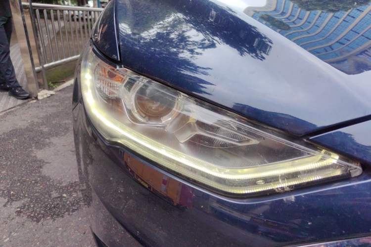 Used Ford Mondeo 2018 EcoBoost 180 Fashion Edition Right Front Headlight