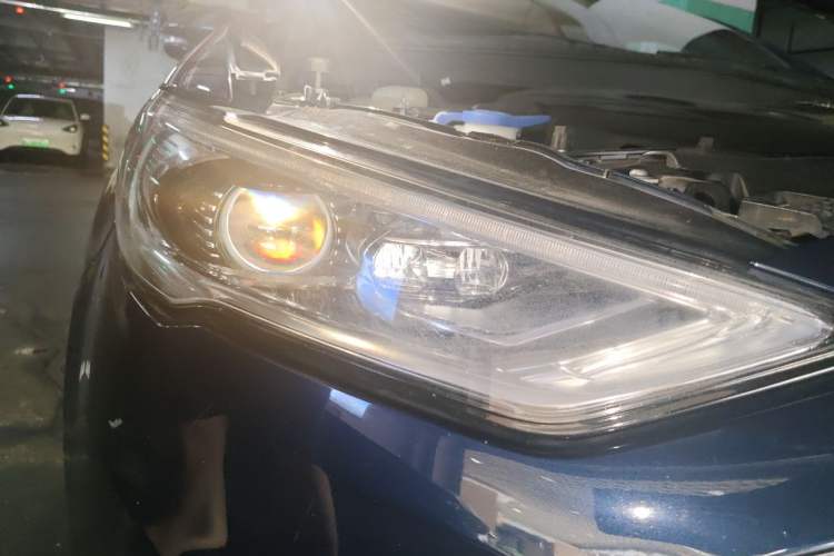 Used Ford Mondeo 2018 EcoBoost 200 Stylish Model Right Front Headlight