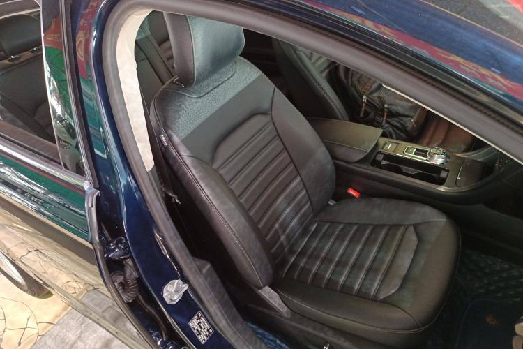 Used Ford Mondeo 2018 EcoBoost 180 Smart Control Fashion Model China VI Standard Right Front Seat