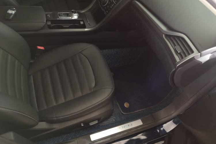 Used Ford Mondeo 2018 EcoBoost 180 Fashion Edition Right Front Seat