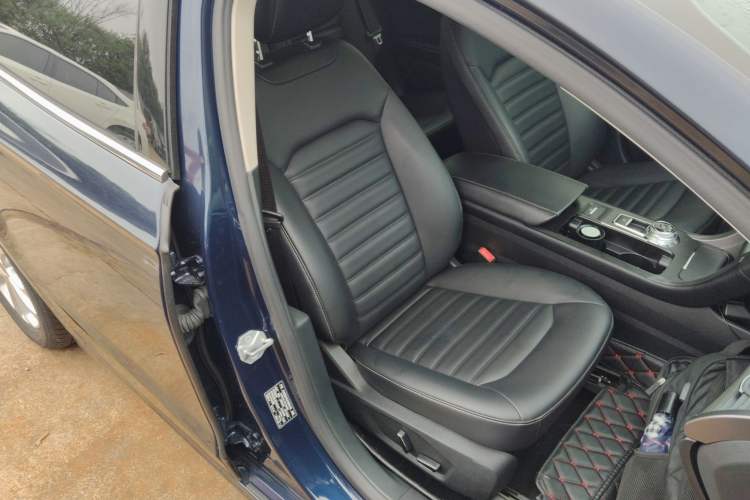 Used Ford Mondeo 2018 EcoBoost 180 Smart Control Fashion Model China V Standard Right Front Seat