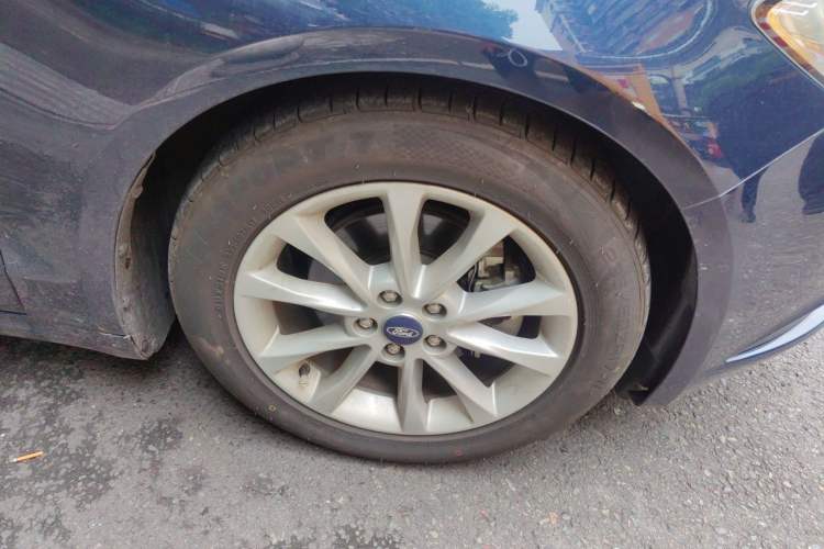 Used Ford Mondeo 2018 EcoBoost 180 Fashion Edition Right Front Wheel Hub
