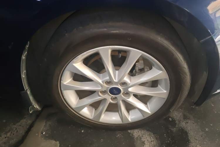 Used Ford Mondeo 2018 EcoBoost 200 Stylish Model Right Front Wheel Hub