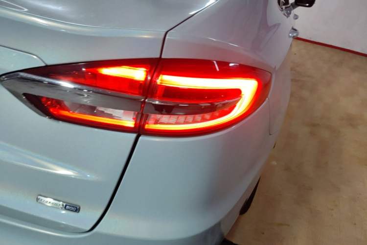 Used Ford Mondeo 2018 EcoBoost 200 Smart Control Fashion Model China VI Standard Right Rear Taillight