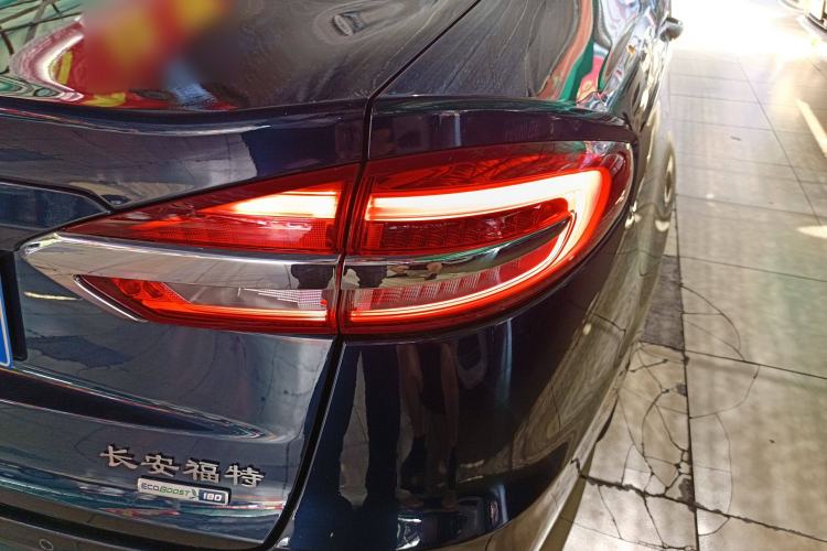 Used Ford Mondeo 2018 EcoBoost 180 Smart Control Fashion Model China VI Standard Right Rear Taillight