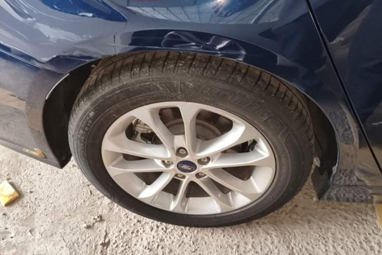 Used Ford Mondeo 2018 EcoBoost 180 Smart Control Fashion Model China VI Standard Right Rear Wheel Hub