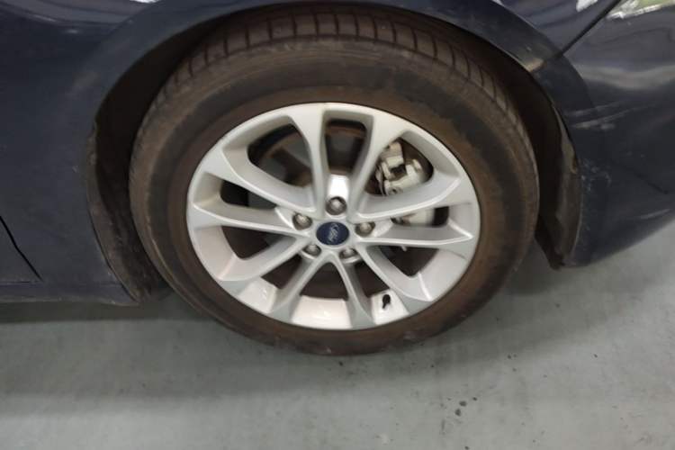 Used Ford Mondeo 2018 EcoBoost 180 Smart Control Fashion Model China V Standard Right Rear Wheel Hub