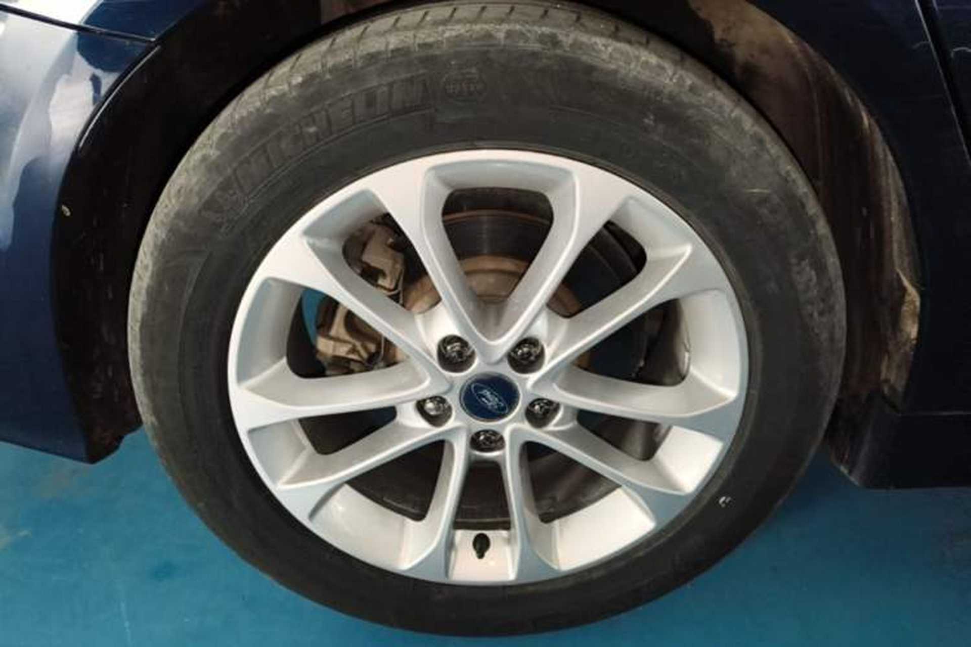 Used Ford Mondeo 2018 EcoBoost 180 Smart Control Fashion Model China V Standard Right Rear Wheel Hub