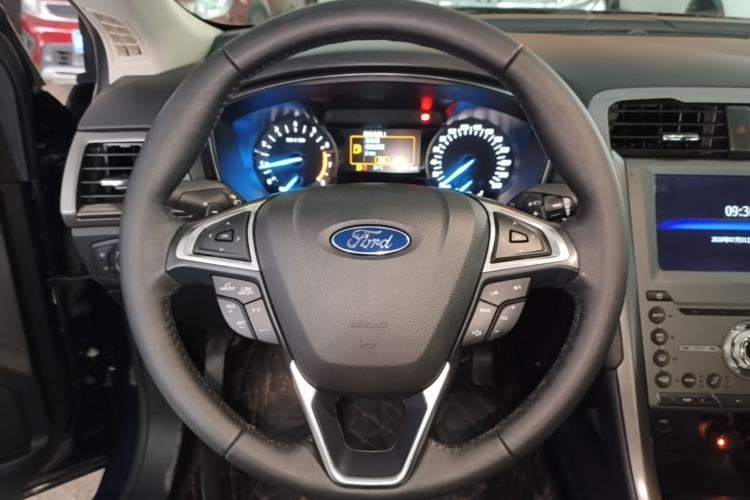 Used Ford Mondeo 2018 EcoBoost 180 Smart Control Fashion Model China VI Standard Steering Wheel