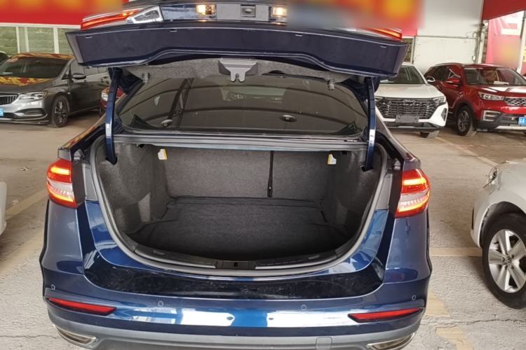 Used Ford Mondeo 2018 EcoBoost 180 Smart Control Fashion Model China VI Standard Trunk