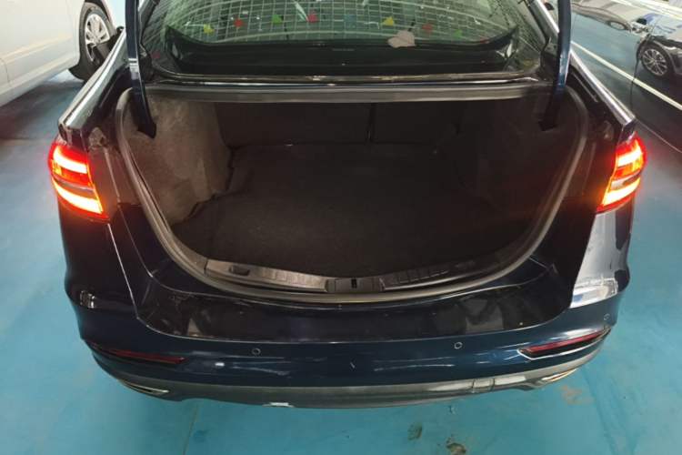 Used Ford Mondeo 2018 EcoBoost 180 Smart Control Fashion Model China V Standard Trunk