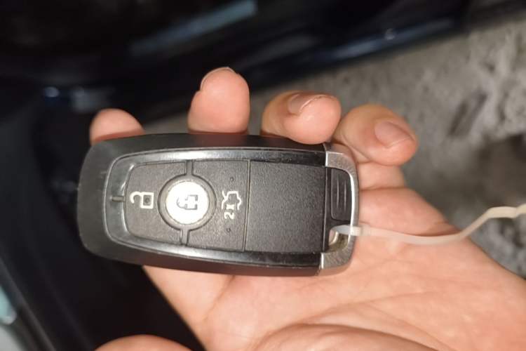 Used Ford Mondeo 2018 EcoBoost 180 Smart Control Fashion Model China VI Standard Vehicle Key