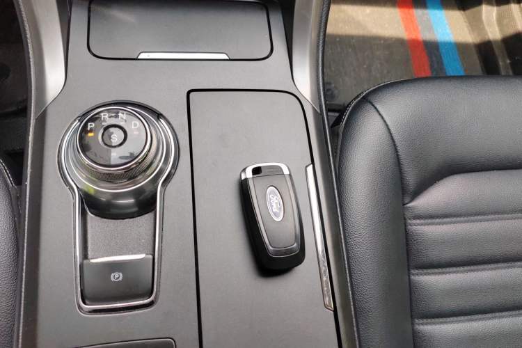 Used Ford Mondeo 2018 EcoBoost 200 Smart Control Fashion Model China VI Standard Vehicle Key
