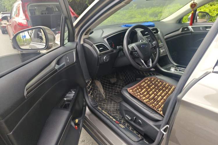 Used Ford Mondeo 2018 EcoBoost 200 Stylish Model Driver Seat