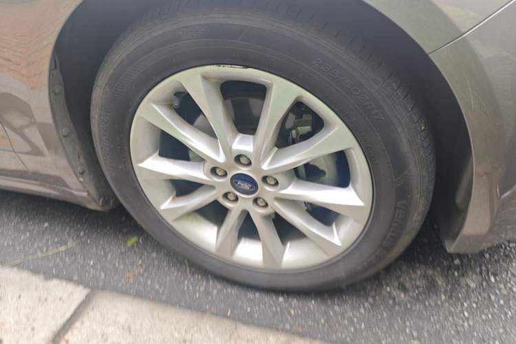 Used Ford Mondeo 2018 EcoBoost 200 Stylish Model Right Front Wheel Hub