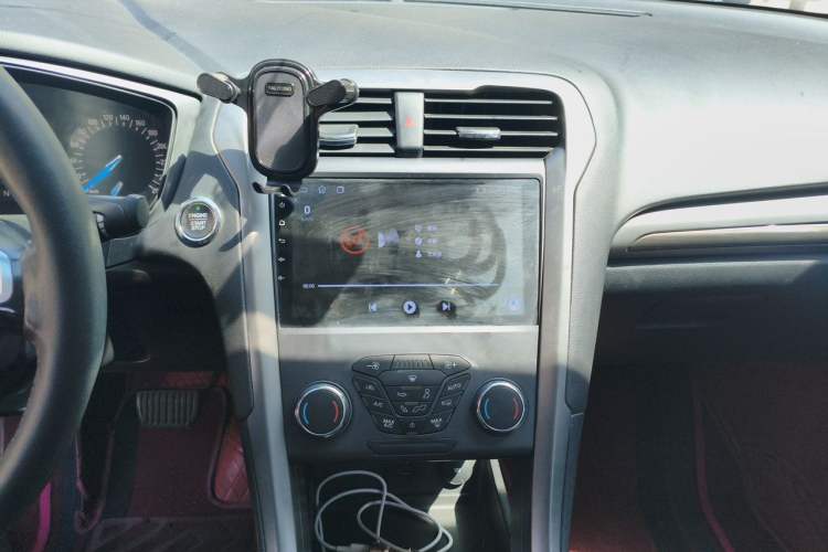 Used Ford Mondeo 2018 EcoBoost 200 Smart Control Fashion Model China V Standard Audio And AC Panel