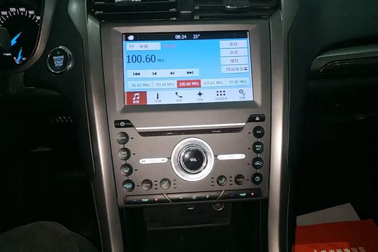 Used Ford Mondeo 2018 EcoBoost 180 Fashion Edition Audio And AC Panel