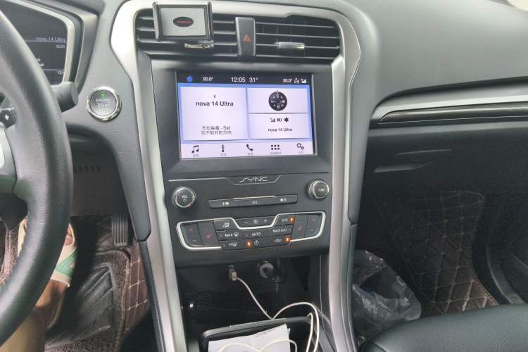 Used Ford Mondeo 2018 EcoBoost 200 Intelligent Control Luxury Model China V Standard Audio And AC Panel