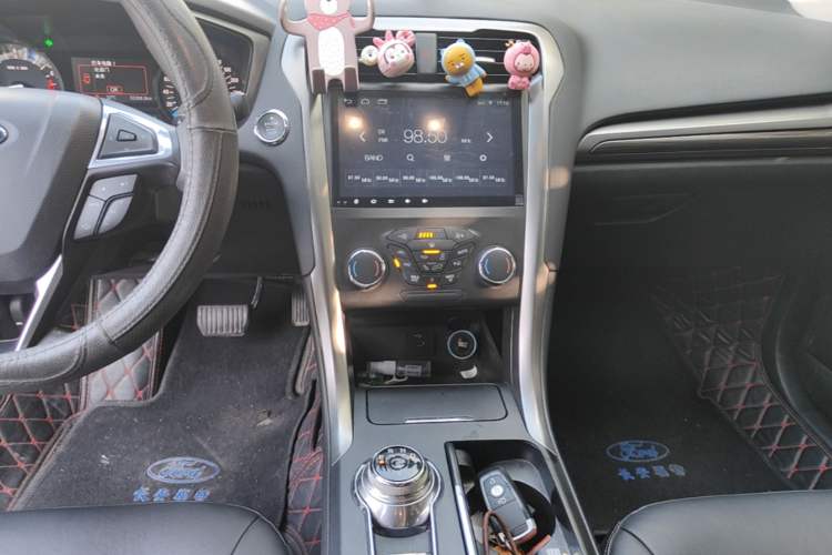 Used Ford Mondeo 2018 EcoBoost 180 Fashion Edition Audio And AC Panel