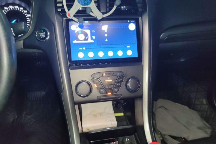 Used Ford Mondeo 2018 EcoBoost 200 Smart Control Fashion Model China V Standard Audio And AC Panel