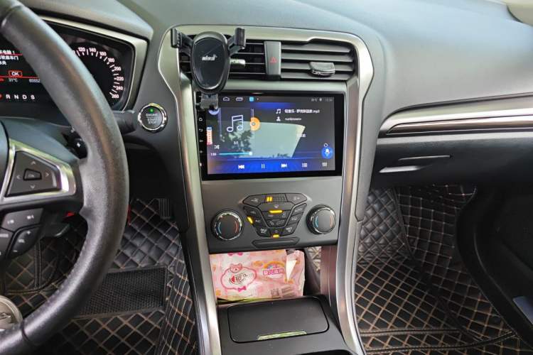 Used Ford Mondeo 2018 EcoBoost 180 Smart Control Fashion Model China V Standard Audio And AC Panel