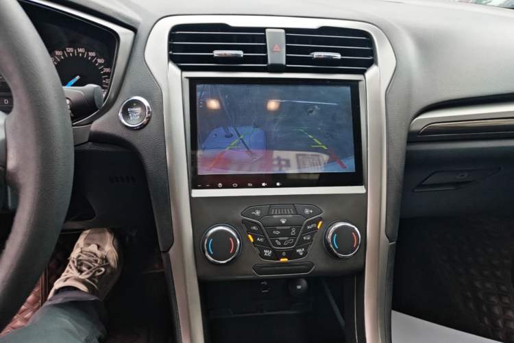 Used Ford Mondeo 2018 EcoBoost 180 Fashion Edition Audio And AC Panel