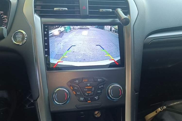 Used Ford Mondeo 2018 EcoBoost 180 Fashion Edition Audio And AC Panel