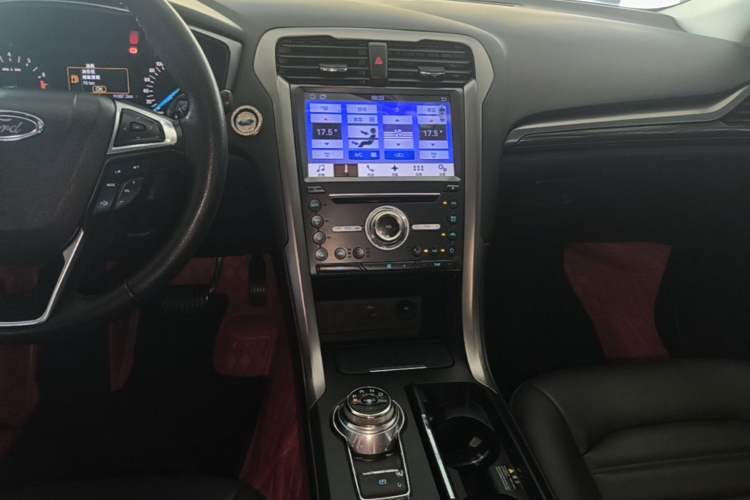 Used Ford Mondeo 2018 EcoBoost 180 Smart Control Fashion Model China V Standard Audio And AC Panel