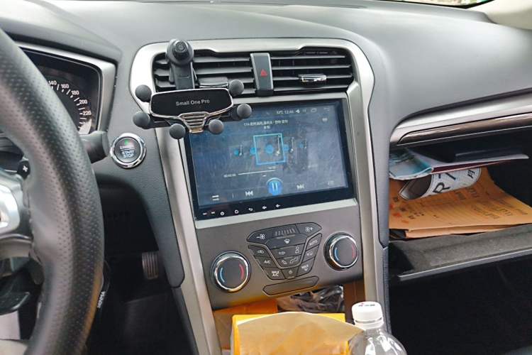 Used Ford Mondeo 2018 EcoBoost 180 Fashion Edition Audio And AC Panel