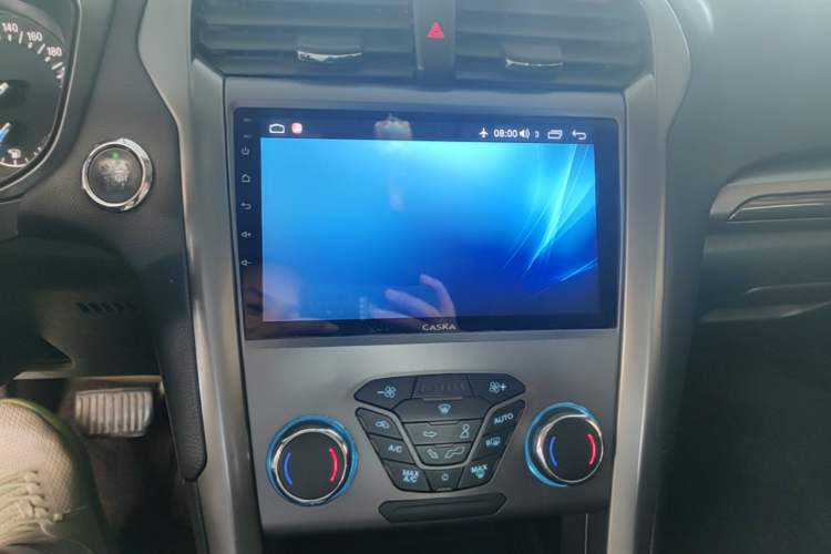 Used Ford Mondeo 2018 EcoBoost 180 Smart Control Fashion Model China VI Standard Audio And AC Panel