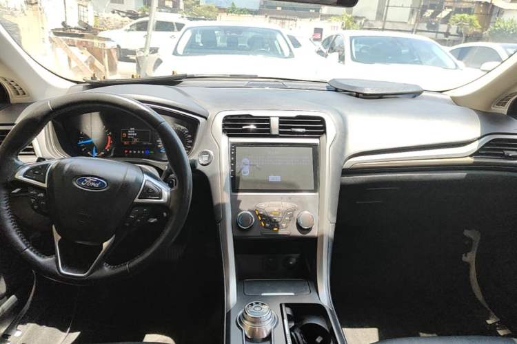 Used Ford Mondeo 2018 EcoBoost 180 Smart Control Fashion Model China V Standard Audio And AC Panel