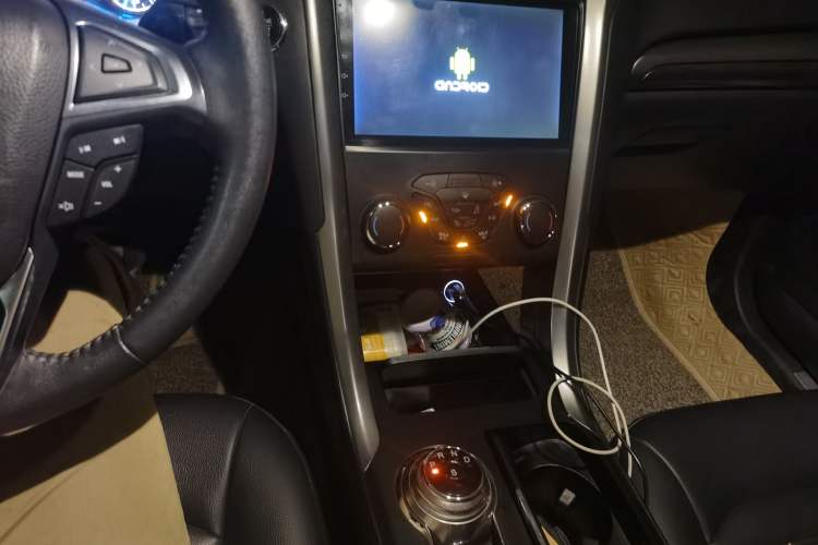 Used Ford Mondeo 2018 EcoBoost 180 Smart Control Fashion Model China V Standard Audio And AC Panel
