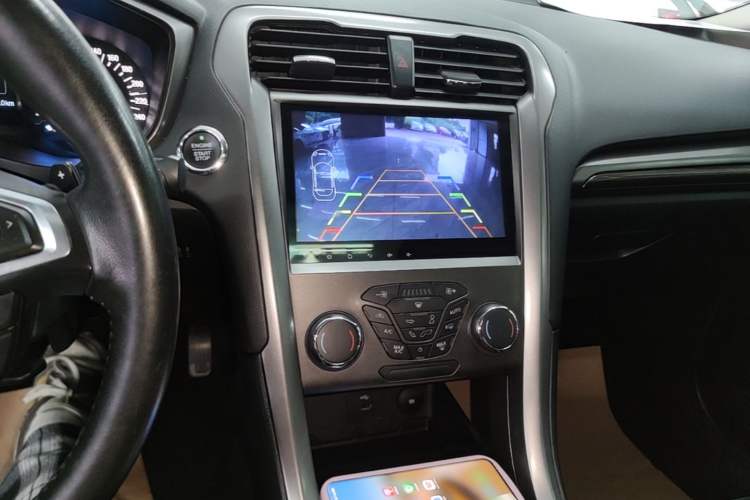 Used Ford Mondeo 2018 EcoBoost 180 Smart Control Fashion Model China VI Standard Audio And AC Panel
