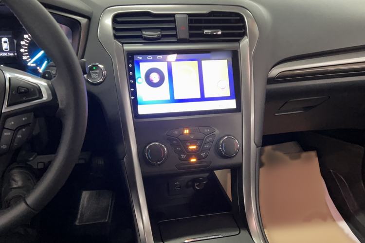 Used Ford Mondeo 2018 EcoBoost 180 Smart Control Fashion Model China VI Standard Audio And AC Panel