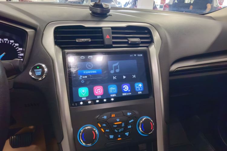 Used Ford Mondeo 2018 EcoBoost 180 Fashion Edition Audio And AC Panel