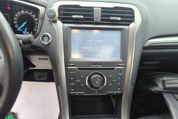 Used Ford Mondeo 2018 EcoBoost 180 Fashion Edition Audio And AC Panel
